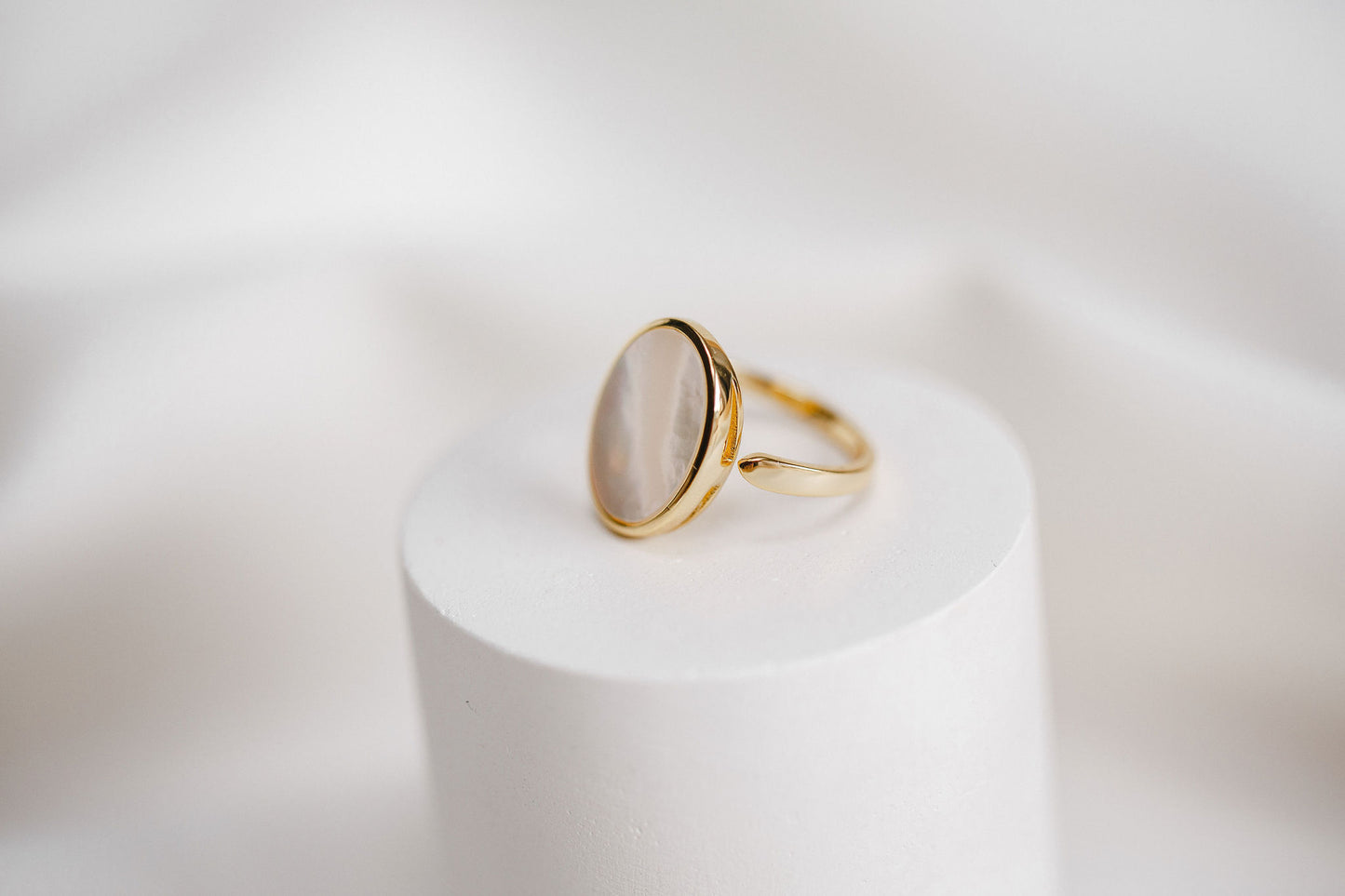 Pearl Ring in gold