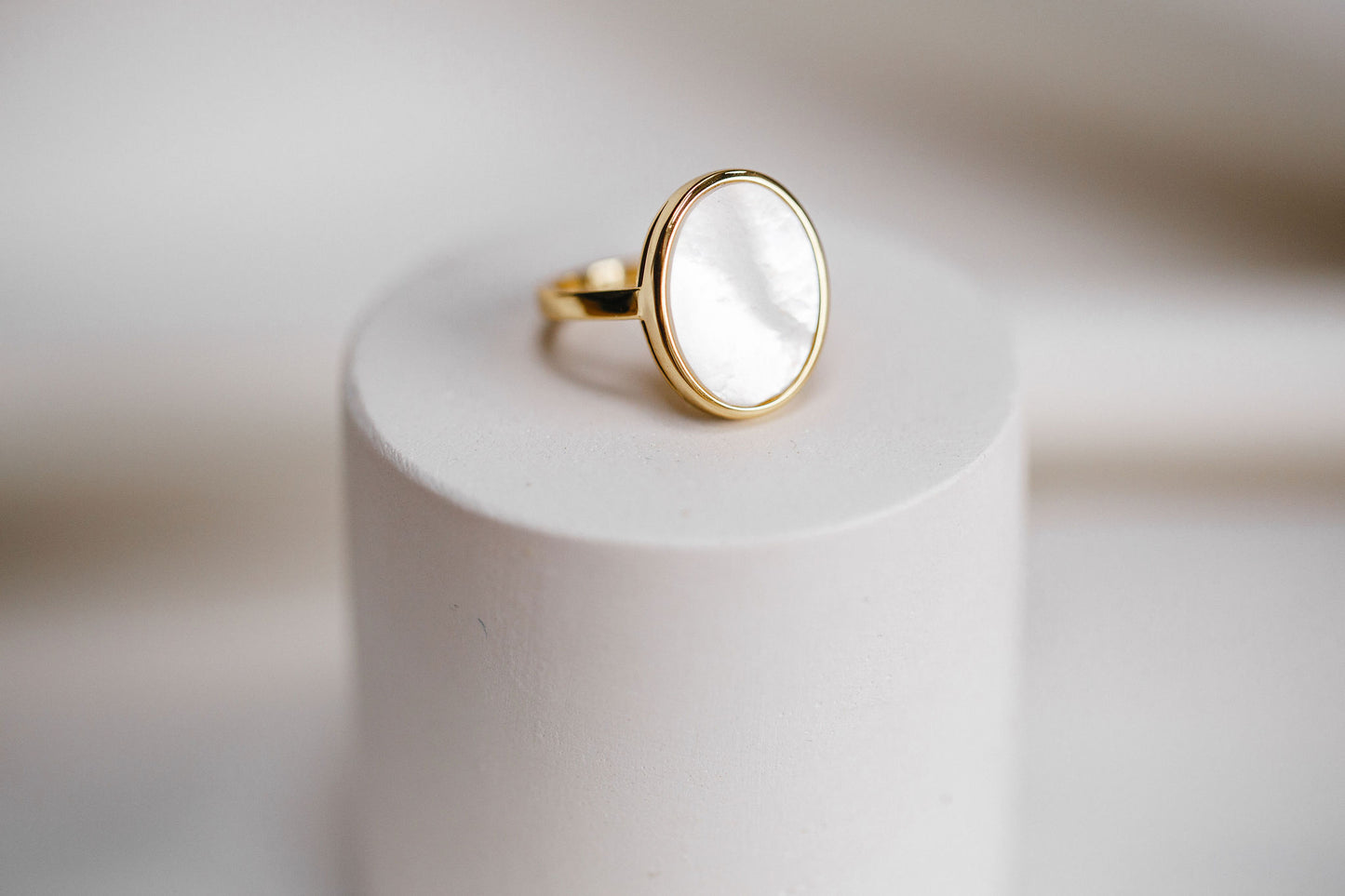 Pearl Ring in gold