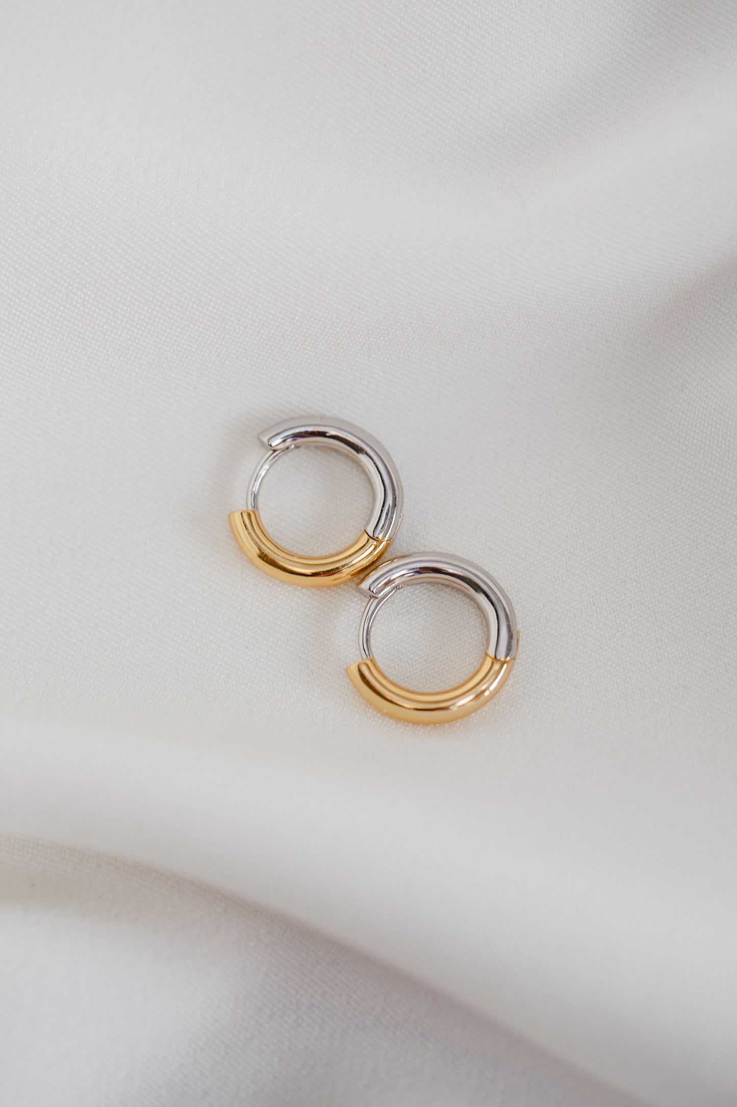 BICOLOR HOOP EARRINGS