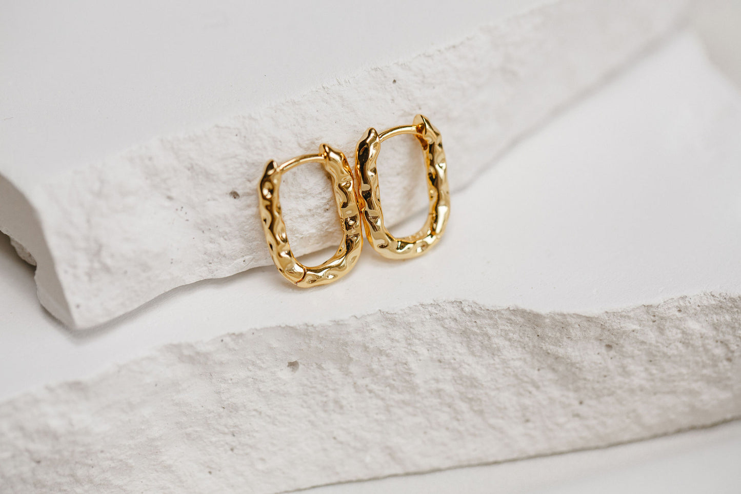 OVAL HOOP EARRINGS