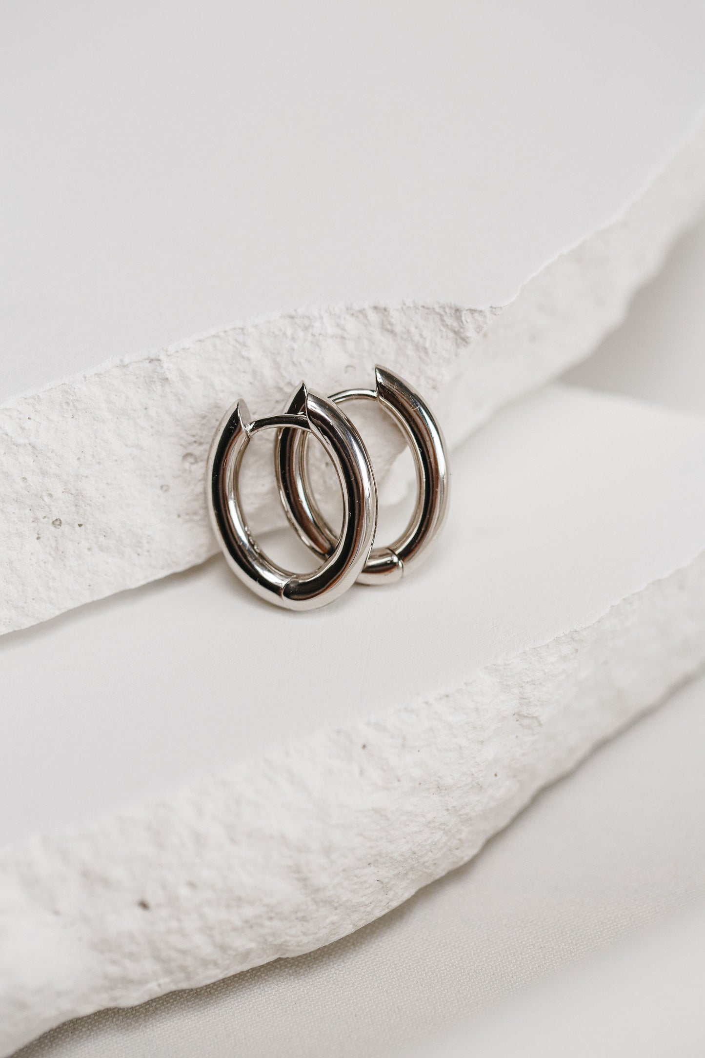 OVAL HOOP EARRINGS