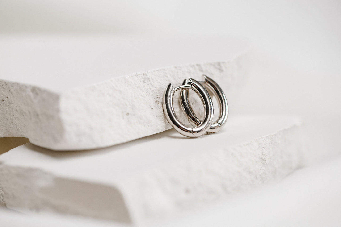 OVAL HOOP EARRINGS