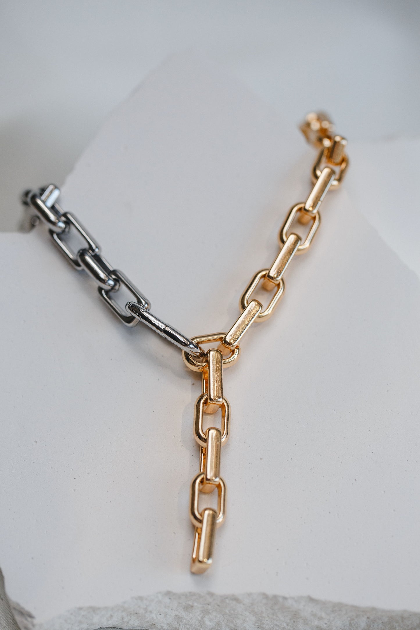 Bicolor chain