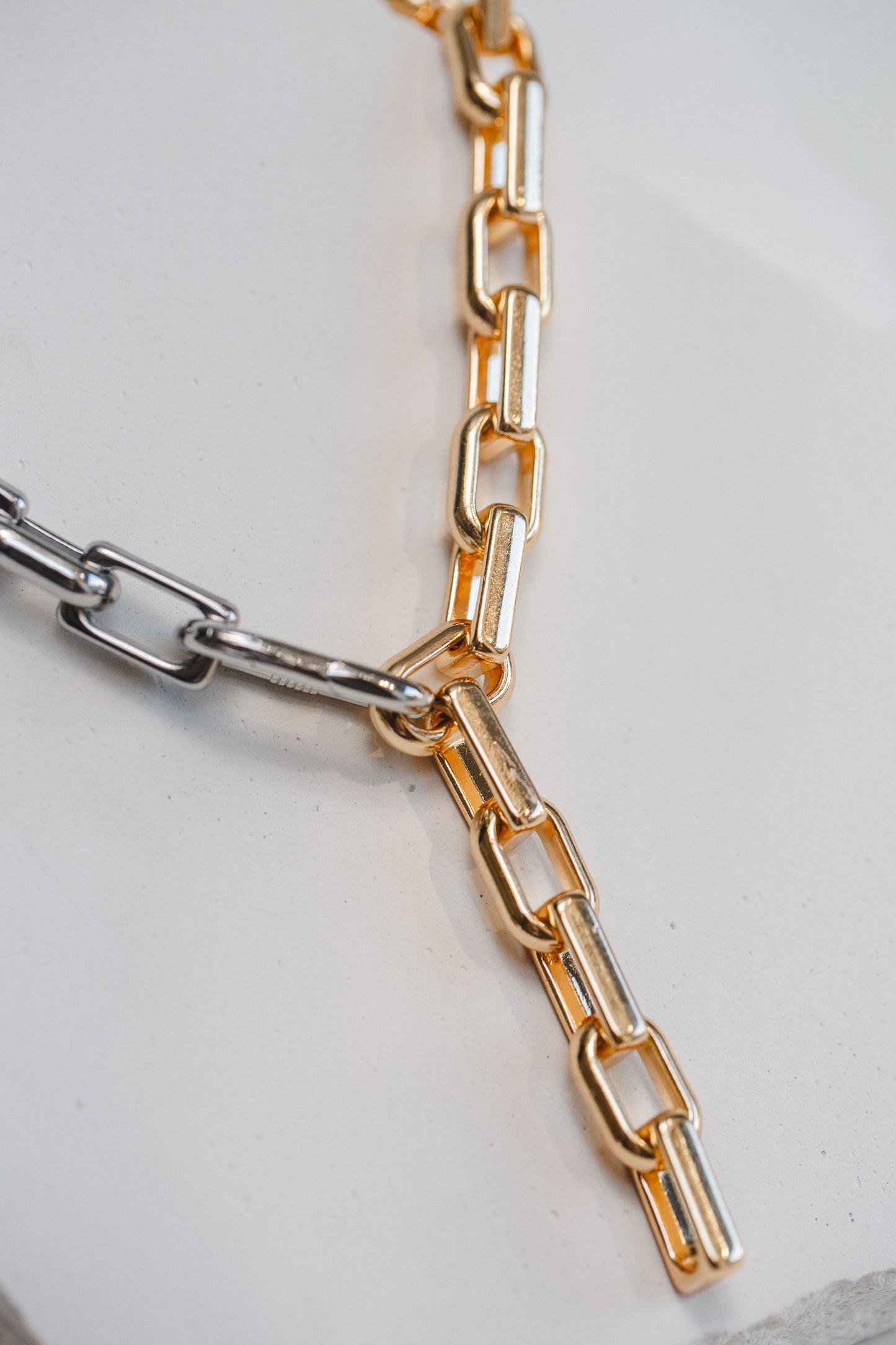 Bicolor chain