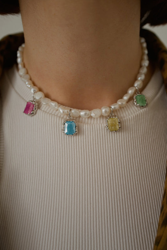 IRIS NECKLACE