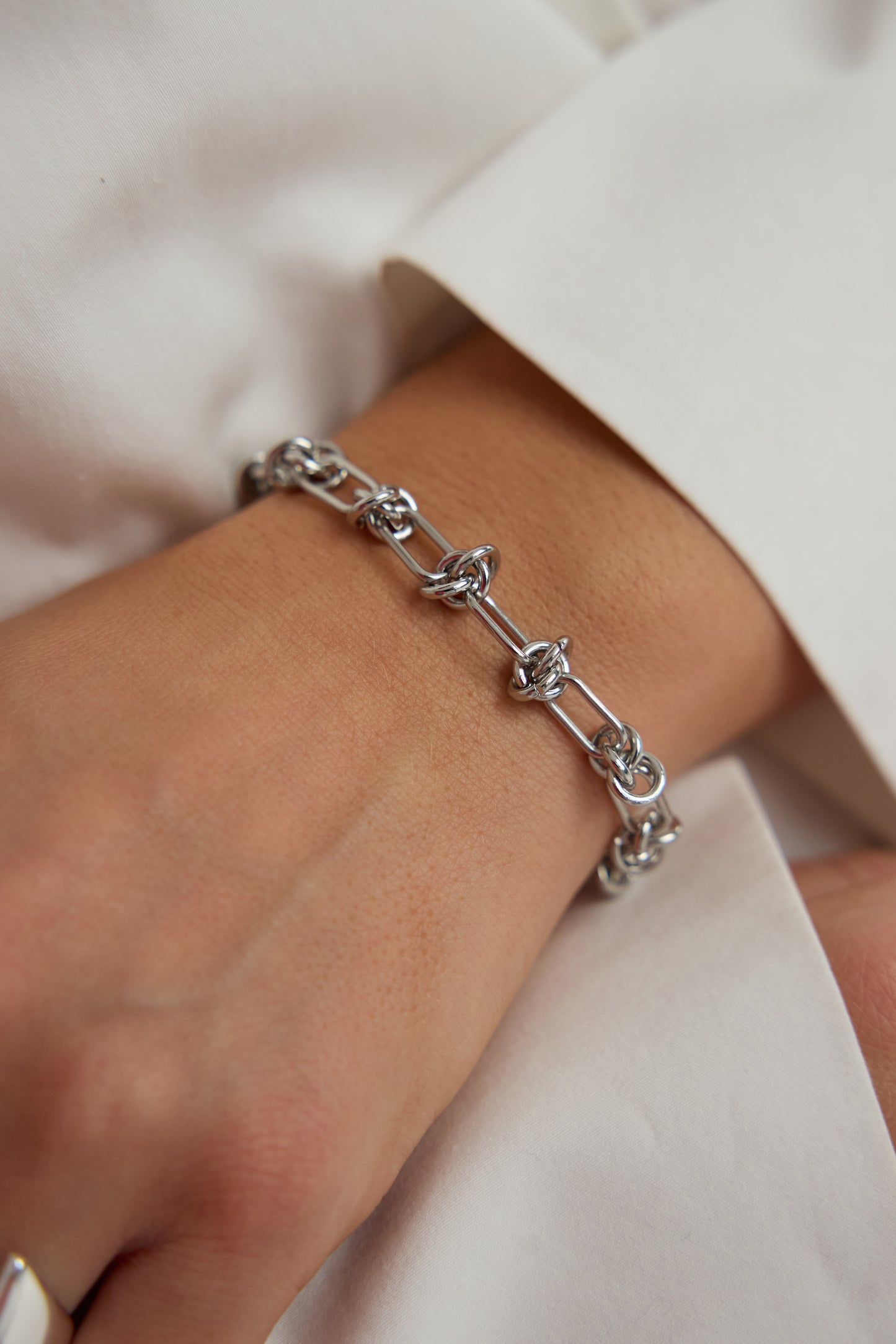 WATERPROOF LINK KNOT BRACELET