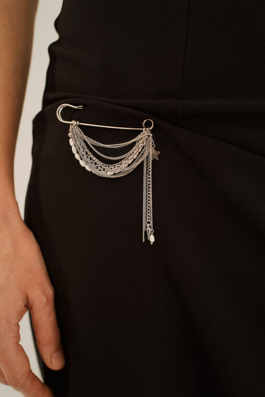 PRE-ORDER METAL VEIL BROOCH