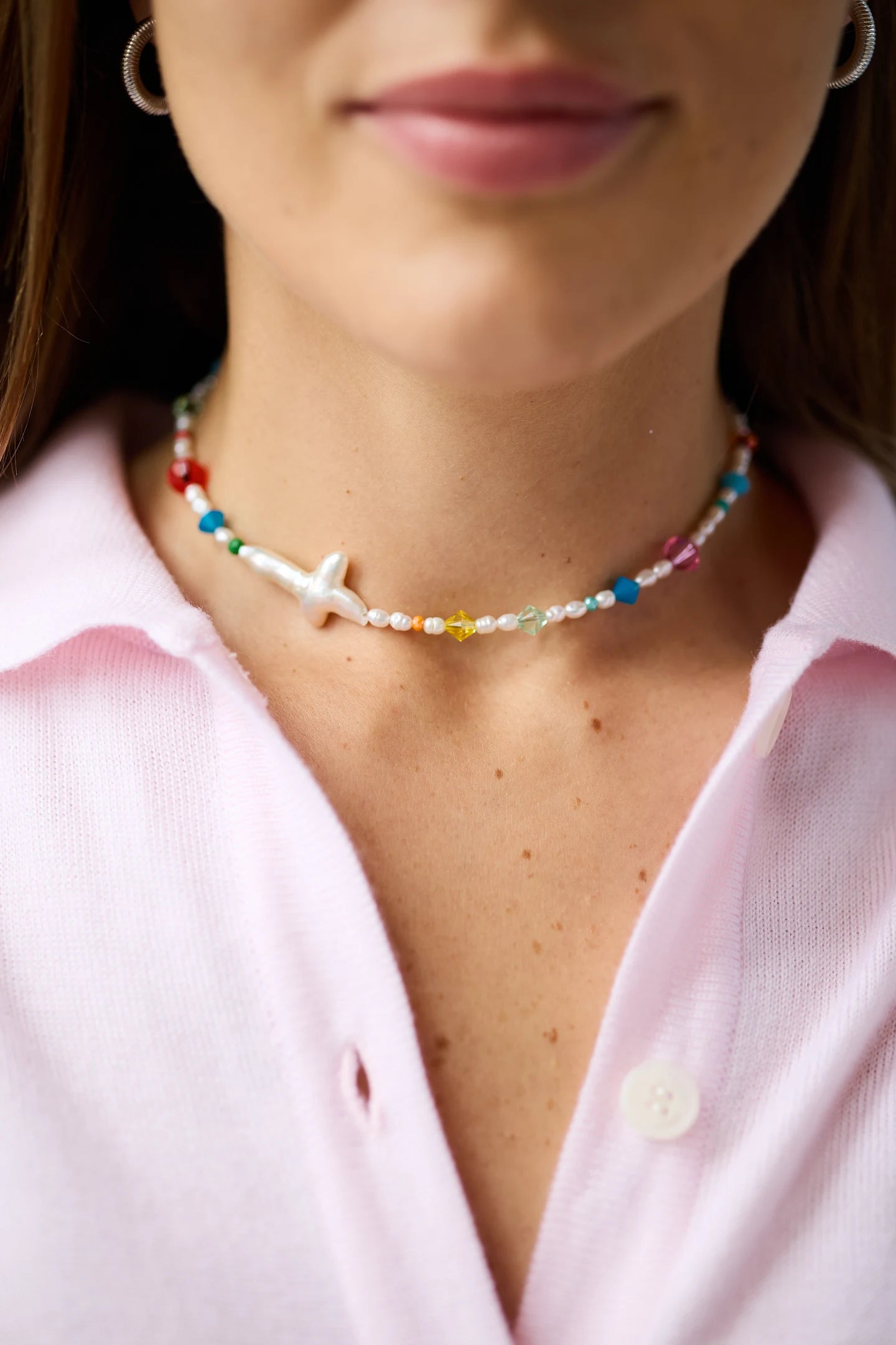 RAINBOW PEARL CROSS CHOCKER