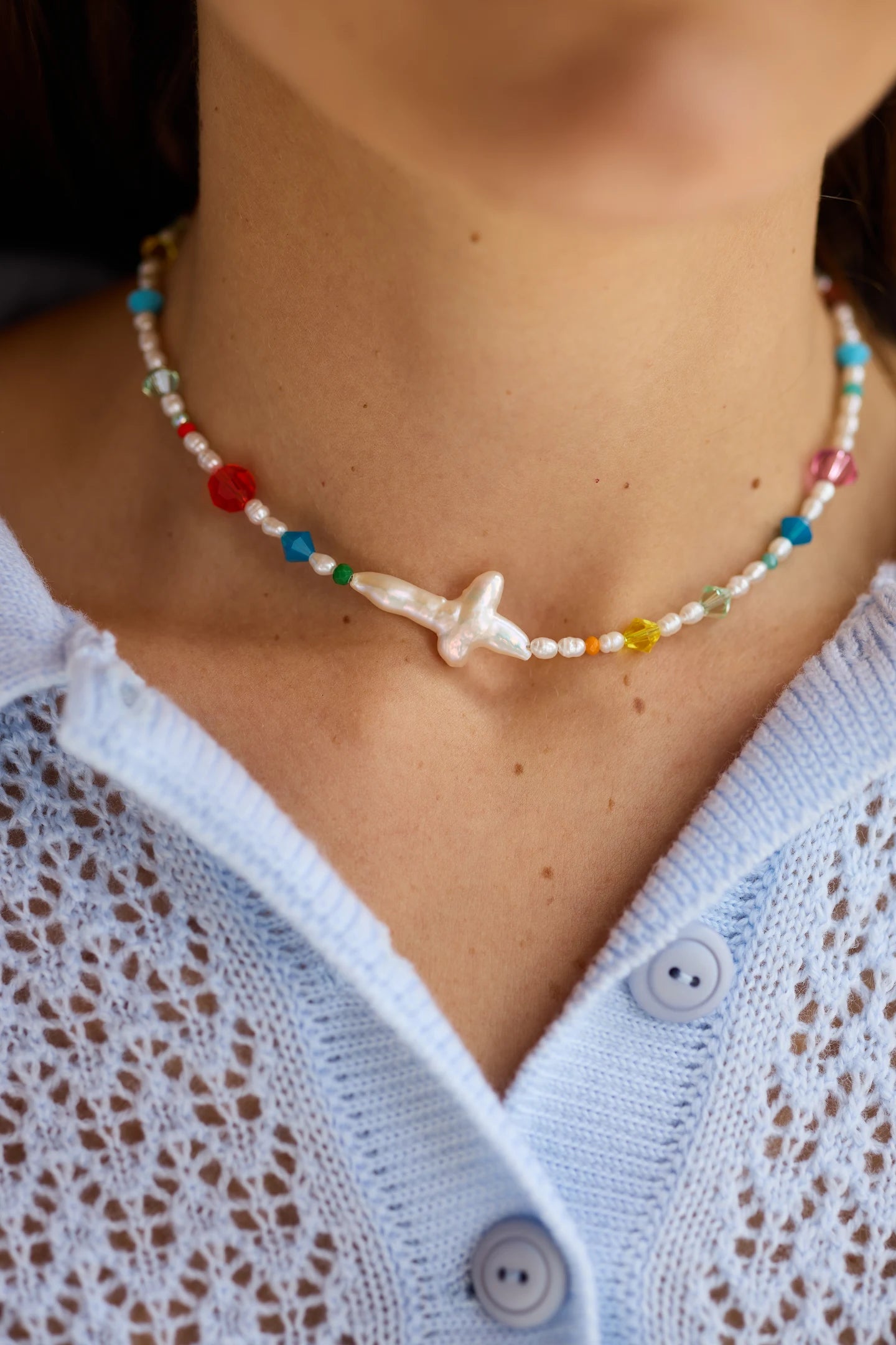 RAINBOW PEARL CROSS CHOCKER