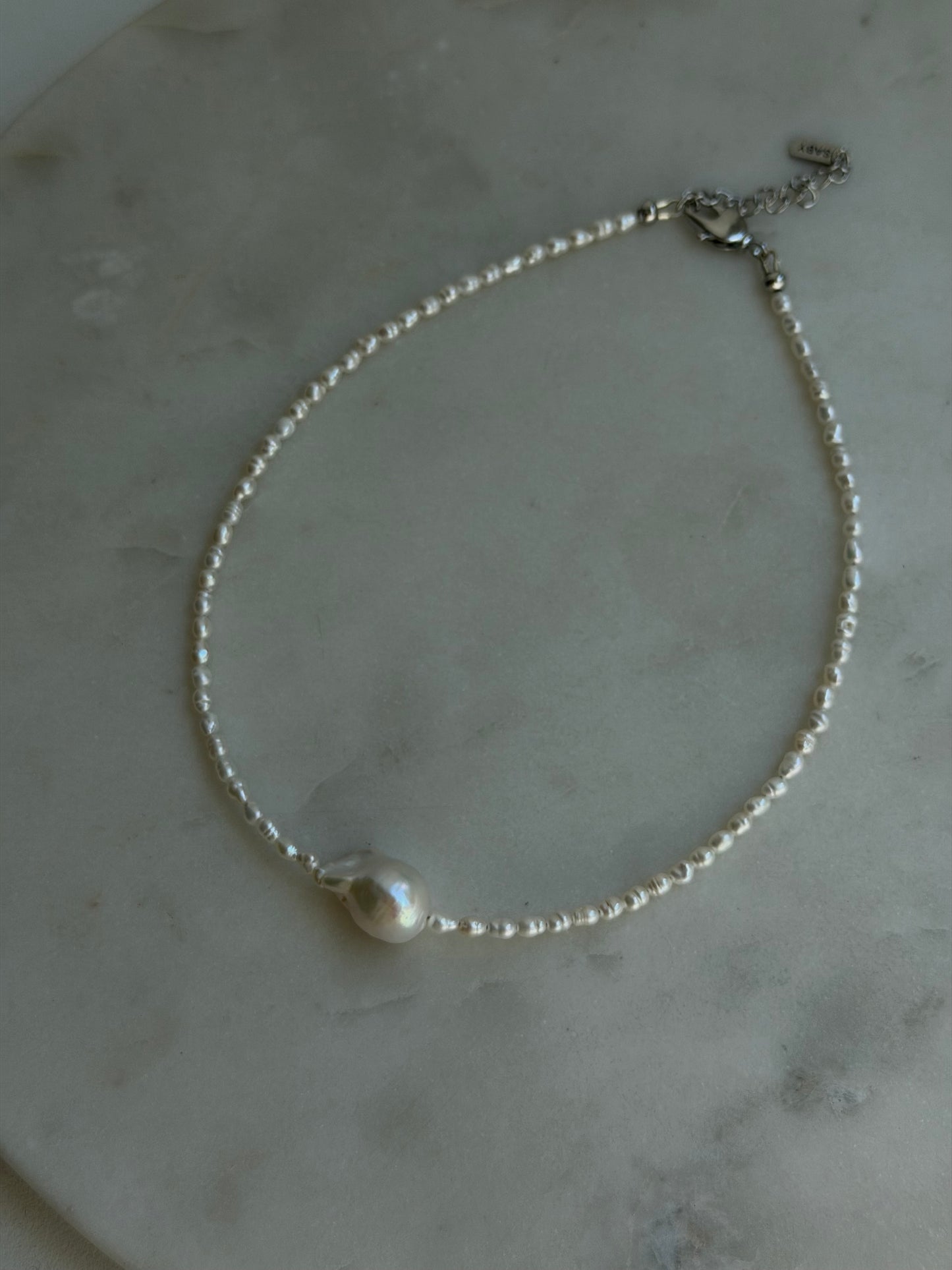 BAROQUE WAVE CHOCKER
