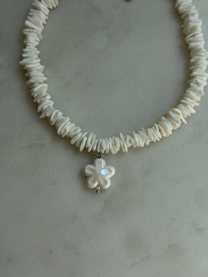 SHELL BLOOM NECKALCE